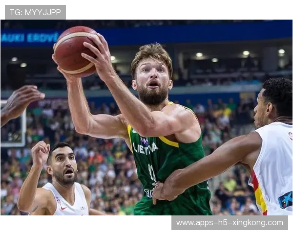 小萨博尼斯强硬二次进攻得手 小萨博尼斯强硬二次进攻得手