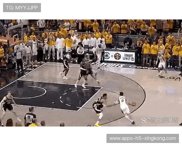 字母哥篮板巨大压制,雄鹿内线主导全场 字母哥篮板巨大压制,雄鹿内线主导全场