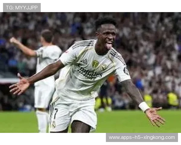 皇马维尼修斯高速带球长驱直入推射破门，展现无可匹敌的速度与技术