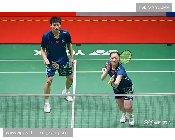 羽毛球混双网前压制与后场突击拿下冠军杯
